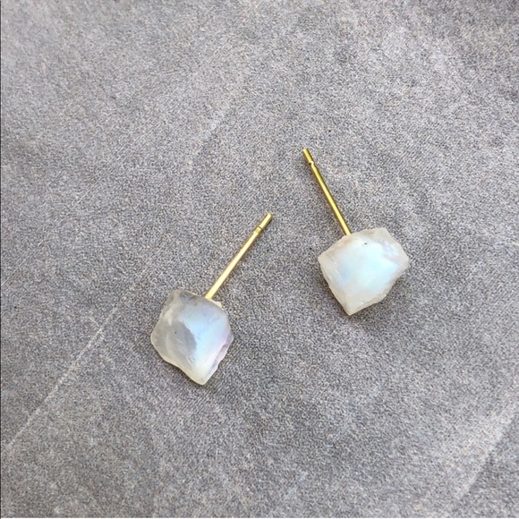 Estrella & Luna Raw Moonstone earring - Picture 3 of 4